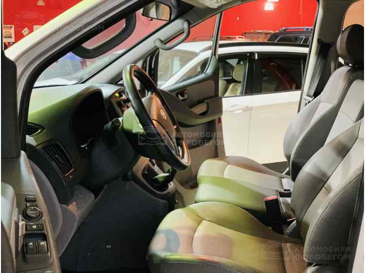 Hyundai Grand Starex I