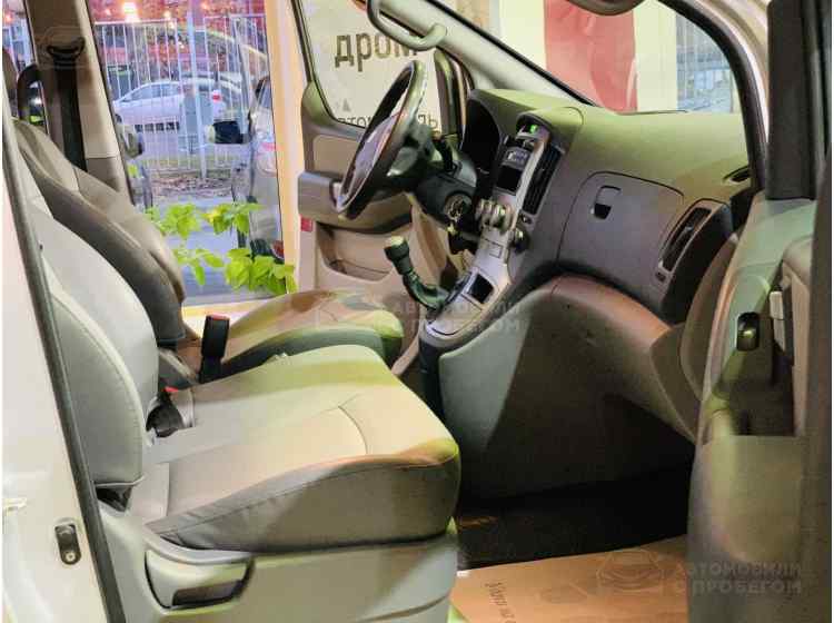 Hyundai Grand Starex I