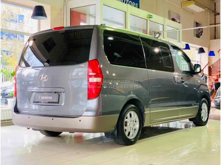Hyundai H-1 II