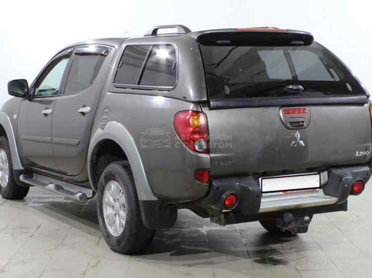 Mitsubishi L200 IV