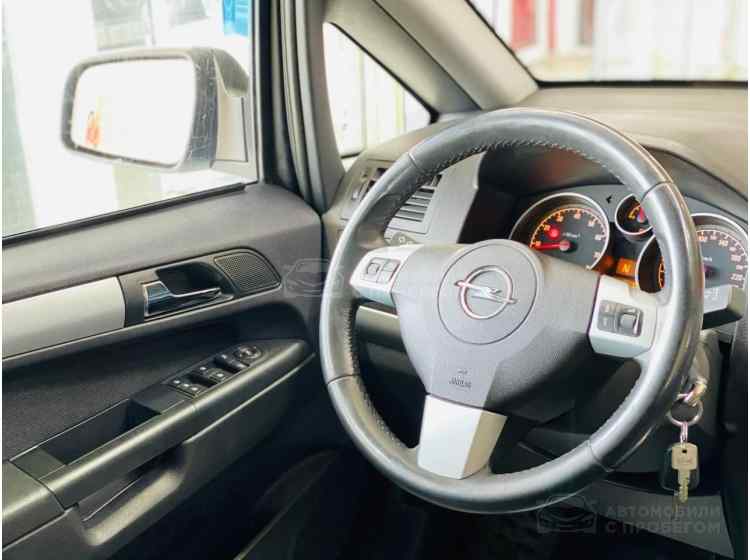 Opel Zafira B Рестайлинг