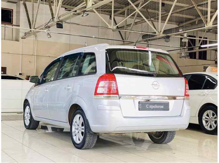 Opel Zafira B Рестайлинг