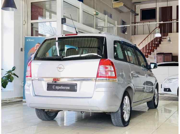 Opel Zafira B Рестайлинг