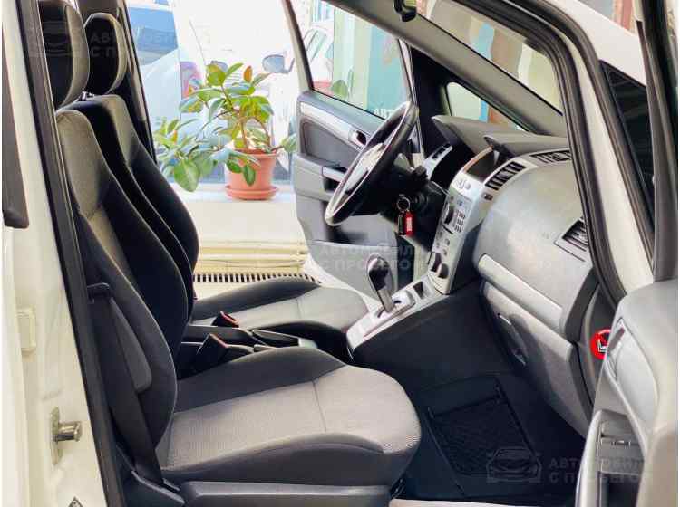 Opel Zafira B Рестайлинг