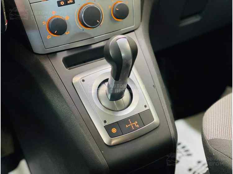 Opel Zafira B Рестайлинг