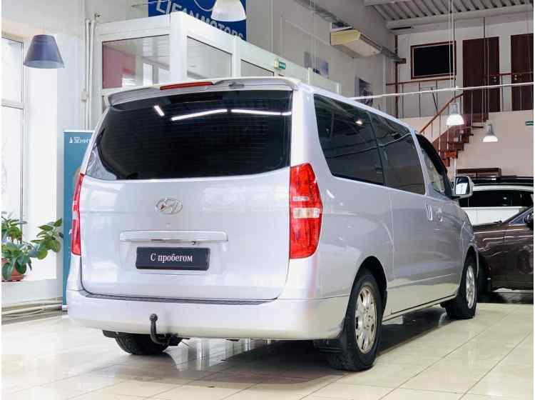 Hyundai Grand Starex I