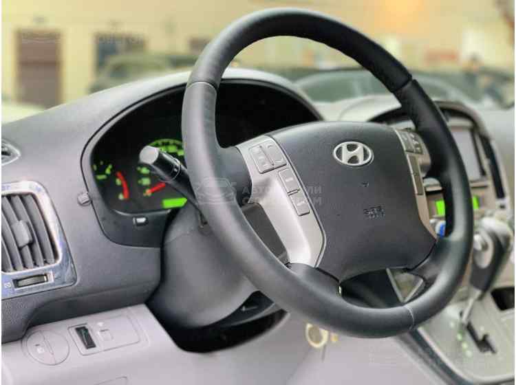 Hyundai Grand Starex I