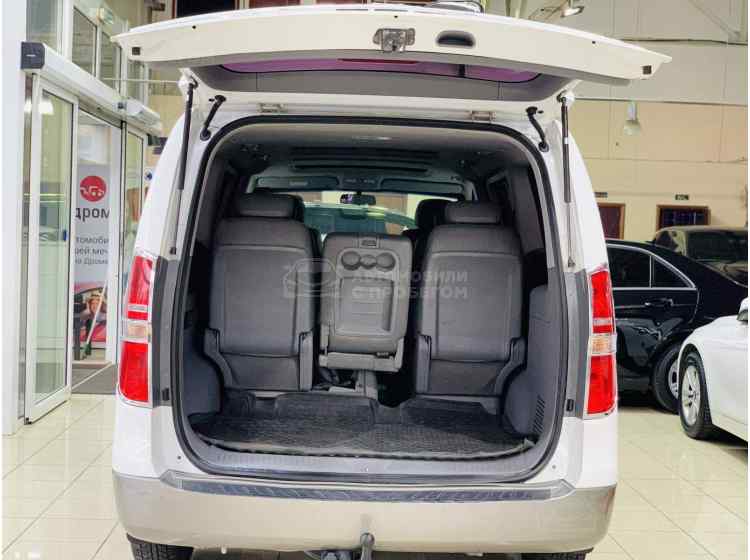 Hyundai Grand Starex I