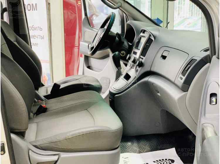 Hyundai Grand Starex I