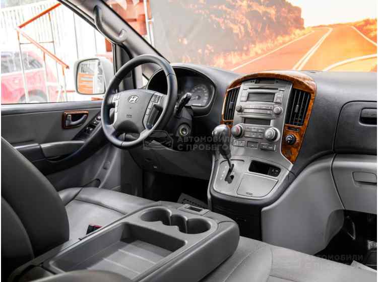 Hyundai Grand Starex I