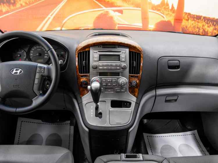 Hyundai Grand Starex I