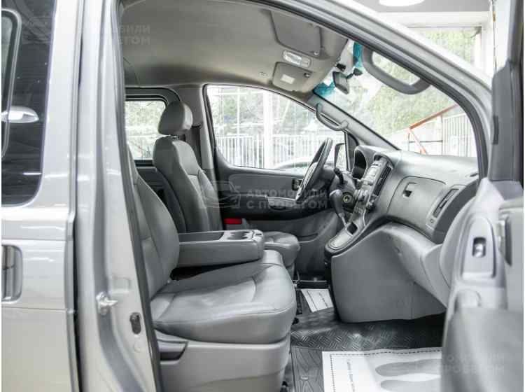 Hyundai Grand Starex I