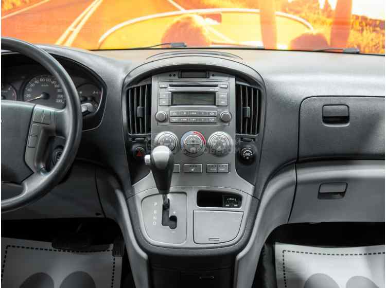 Hyundai Grand Starex I