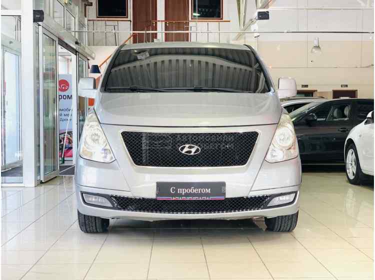 Hyundai H-1 II
