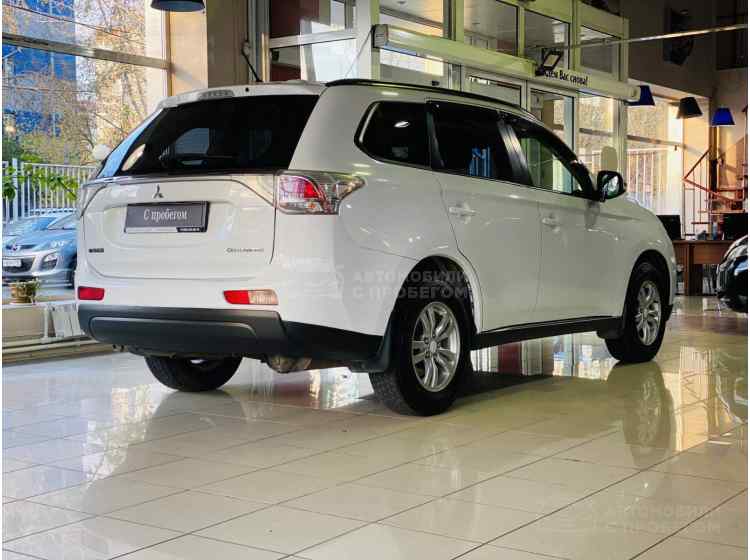 Mitsubishi Outlander III