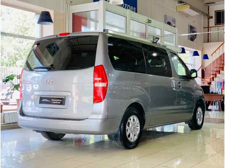 Hyundai H-1 II