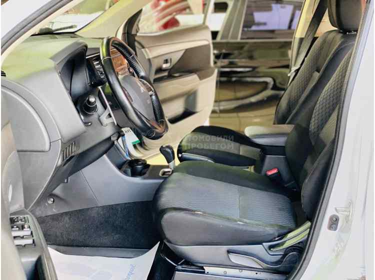 Mitsubishi Outlander III