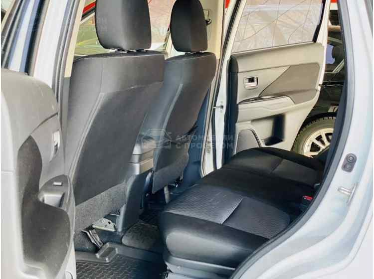 Mitsubishi Outlander III