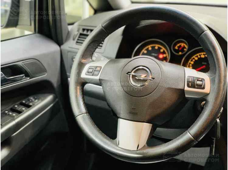 Opel Zafira B Рестайлинг