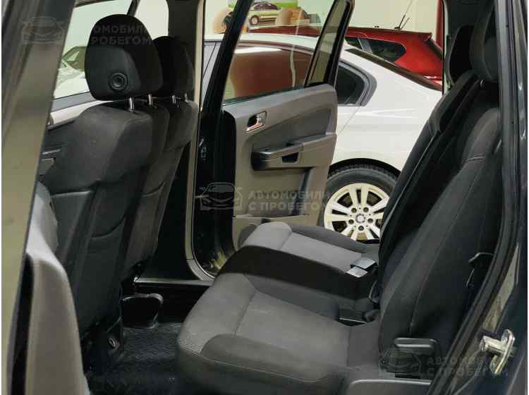 Opel Zafira B Рестайлинг