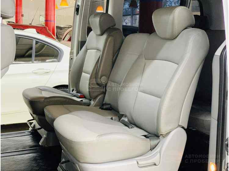 Hyundai Grand Starex I