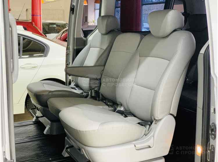 Hyundai Grand Starex I