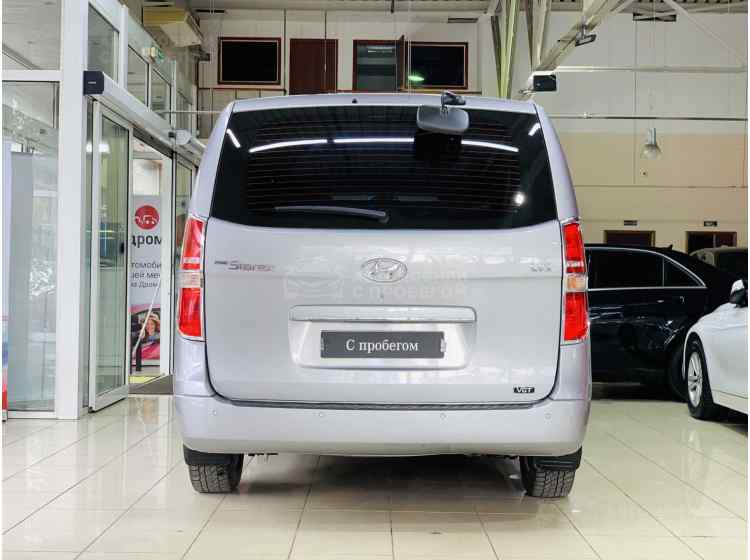 Hyundai Grand Starex I