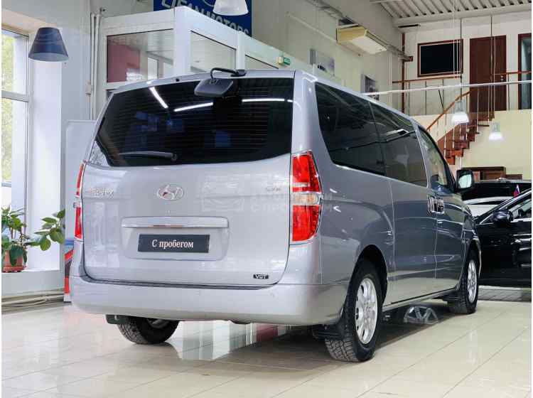 Hyundai Grand Starex I