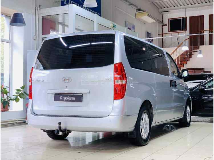 Hyundai Grand Starex I