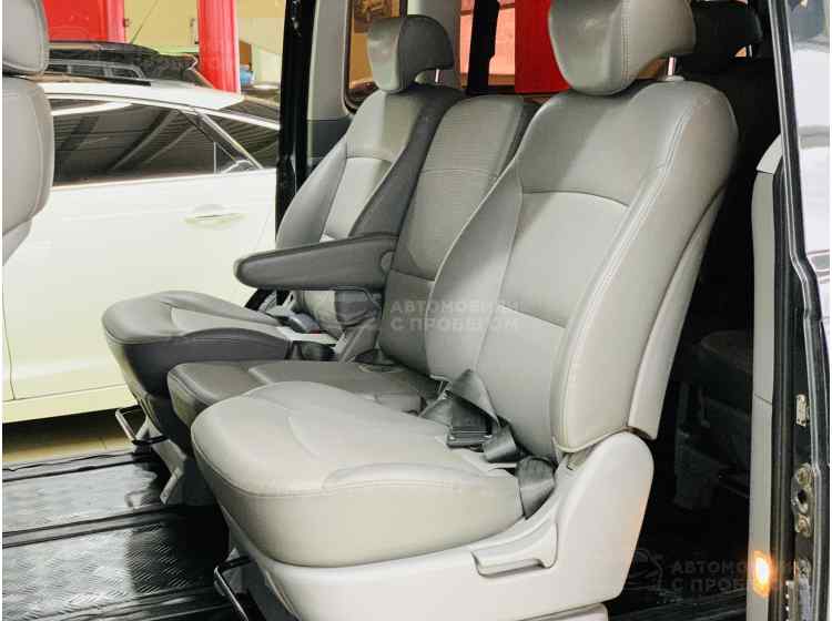 Hyundai Grand Starex I