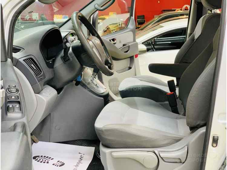 Hyundai Grand Starex I