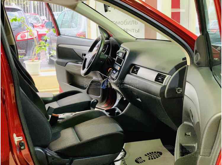 Mitsubishi Outlander III Рестайлинг