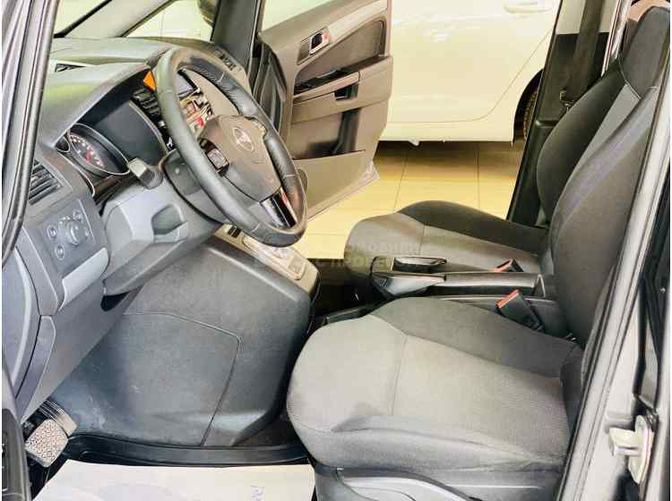 Opel Zafira B Рестайлинг