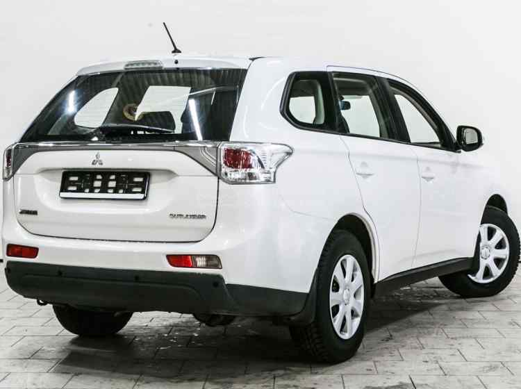 Mitsubishi Outlander III