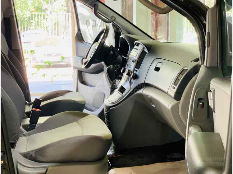 Hyundai Grand Starex I